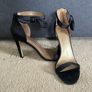 Badgley Mischka black heels